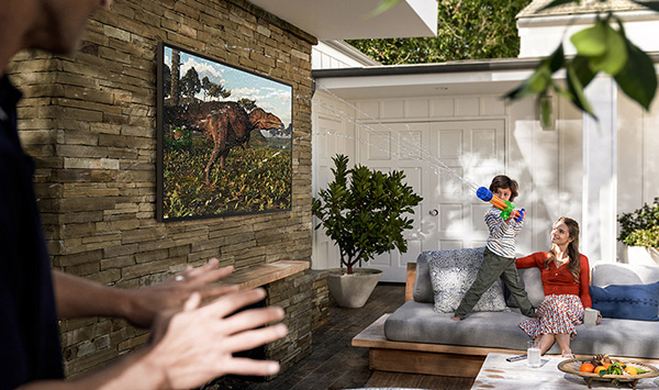 Choosing the Best Outdoor TV for Cold Winter Climates